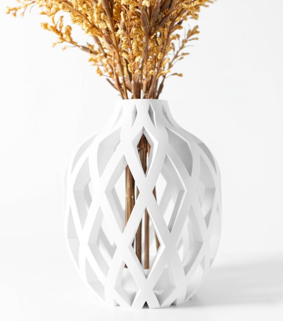 Vase „Adani-Vase“ – Kunstvoll verschlungen, modern interpretiert