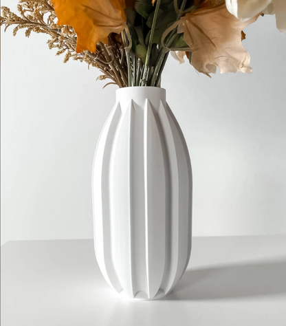 Vase „Akin“ – Geradlinig. Klar. Ausdrucksstark.