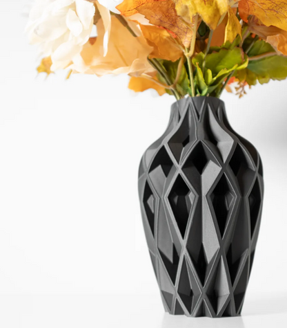 Vase „Yano-Vase“ – Architektonische Eleganz trifft auf moderne Formensprache