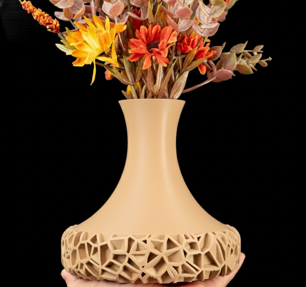 Vase "Vomo" – Modernes Design mit geometrischer Basisstruktur