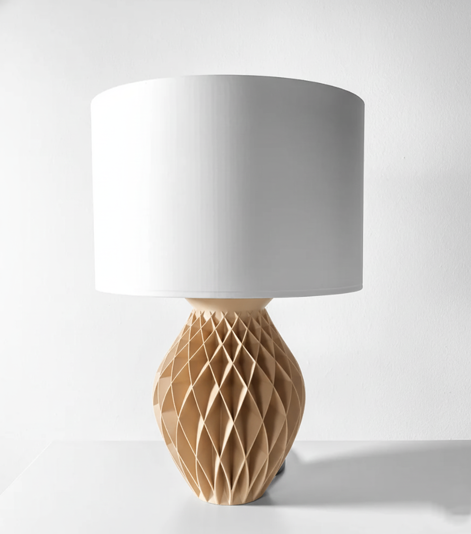 „Konio Tischleuchte – elegante 3D-Struktur für stilvolle Räume“