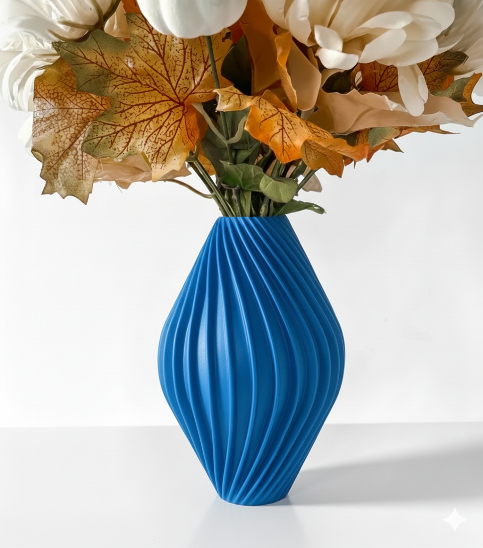 Vase „Vati-Vase“ – Organische Bewegung in skulpturalem Design