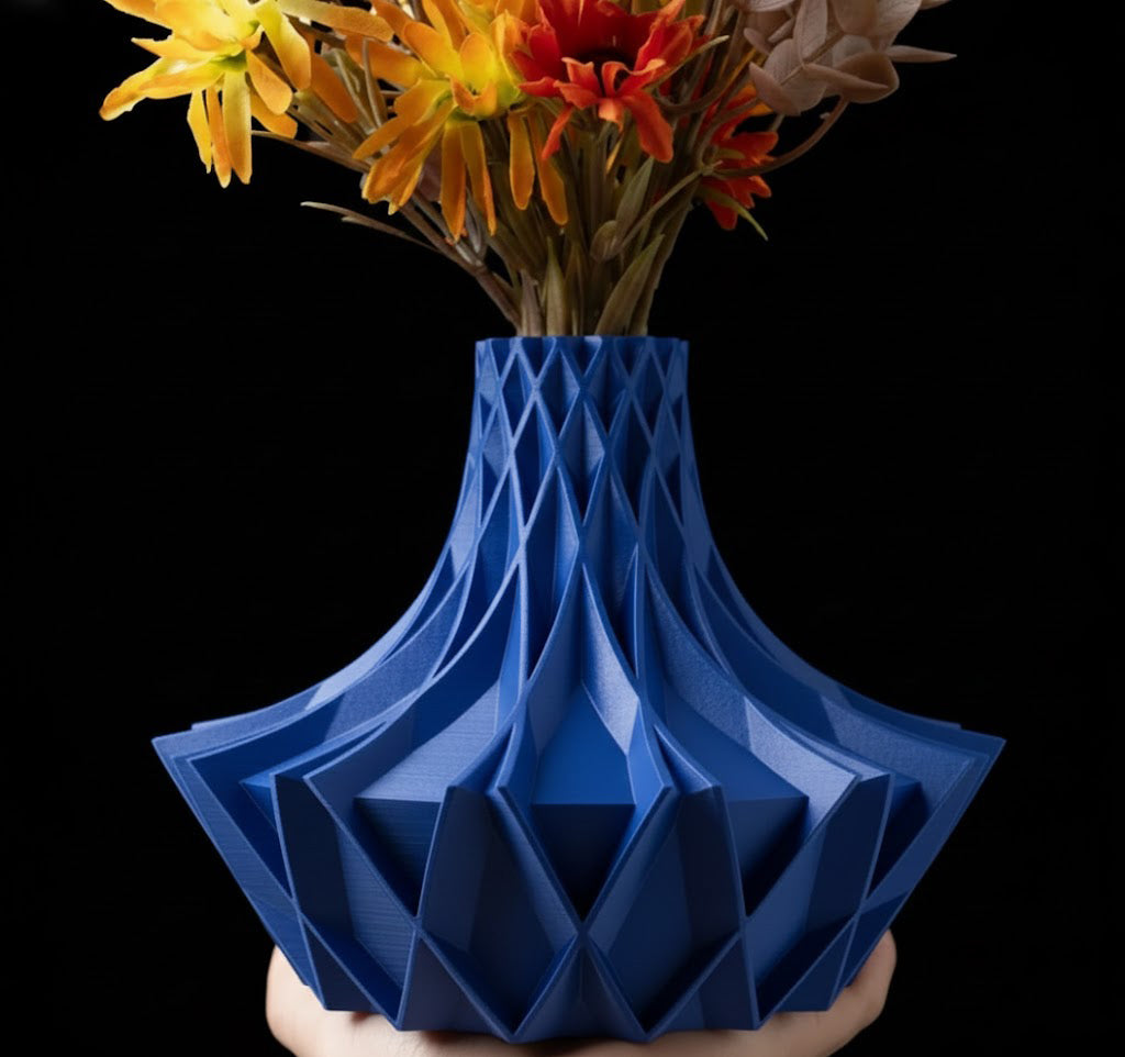 Vase „Arkan-Kurzvase“ – Facettenreich und markant