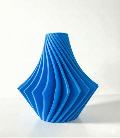 Vase „Vamio“ – Dynamik in Design gegossen