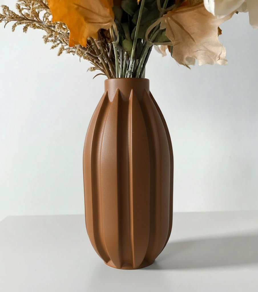 Vase „Akin“ – Geradlinig. Klar. Ausdrucksstark.
