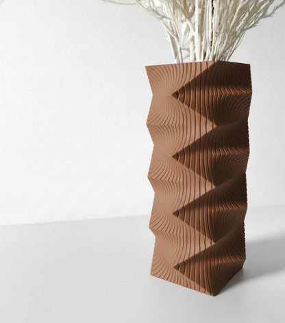 Vase „Anio-Vase“ – Ein Spiel aus Linien und Dynamik