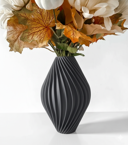 Vase „Vati-Vase“ – Organische Bewegung in skulpturalem Design