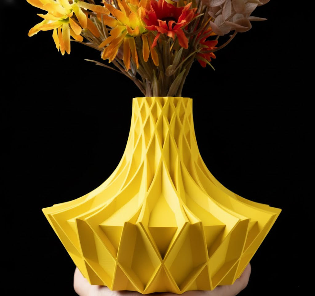 Vase „Arkan-Kurzvase“ – Facettenreich und markant