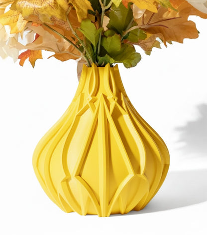 Vase „Arvin-Vase“ – Kunstvolle Dynamik in Form