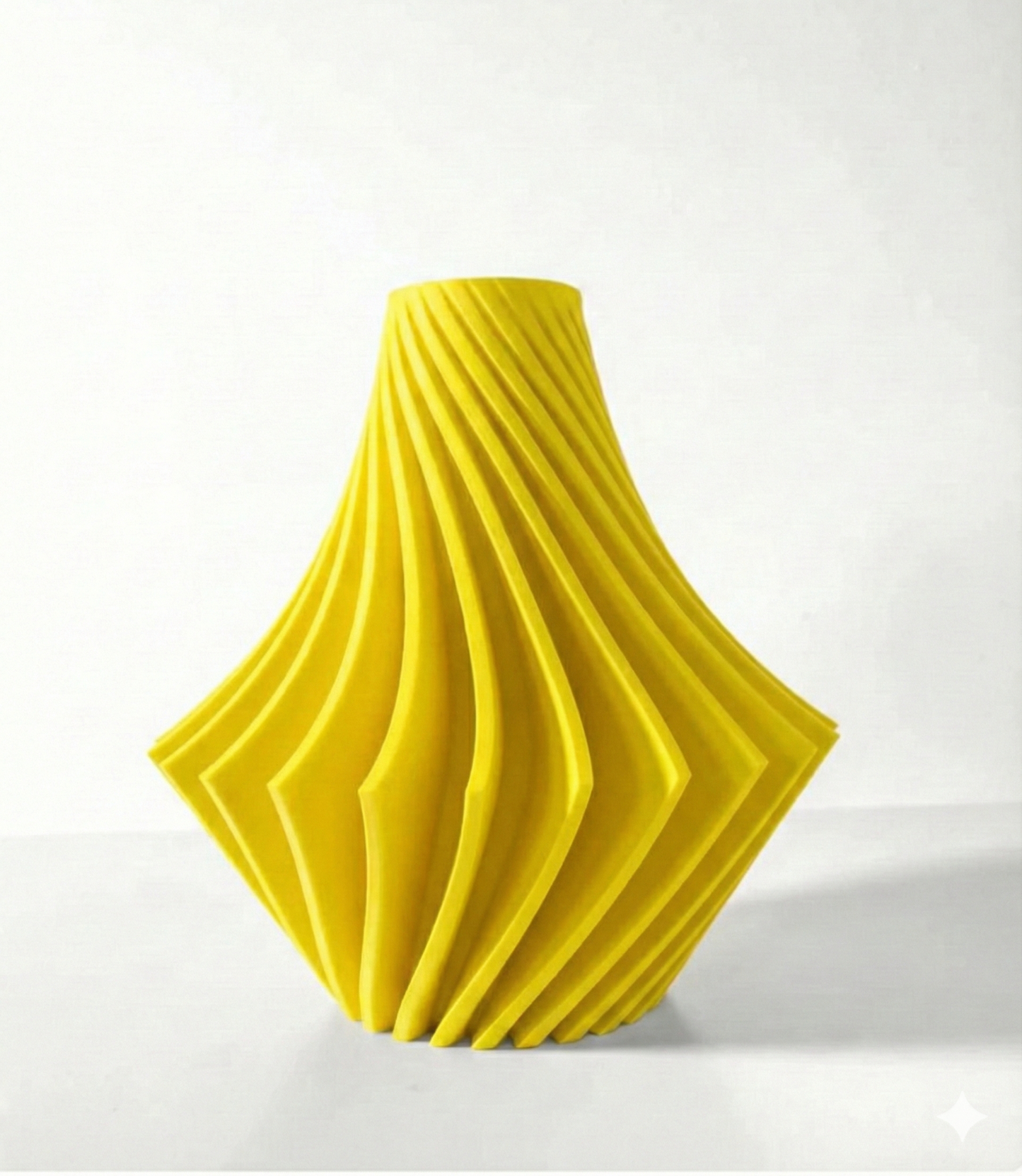 Vase „Vamio“ – Dynamik in Design gegossen