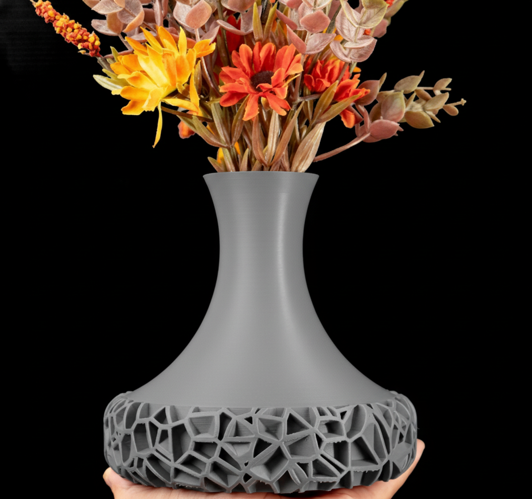 Vase "Vomo" – Modernes Design mit geometrischer Basisstruktur