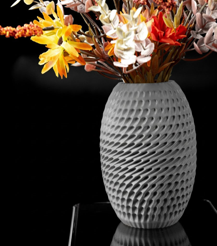 Vase „Burrow Flower Vase" – Dynamik in Struktur