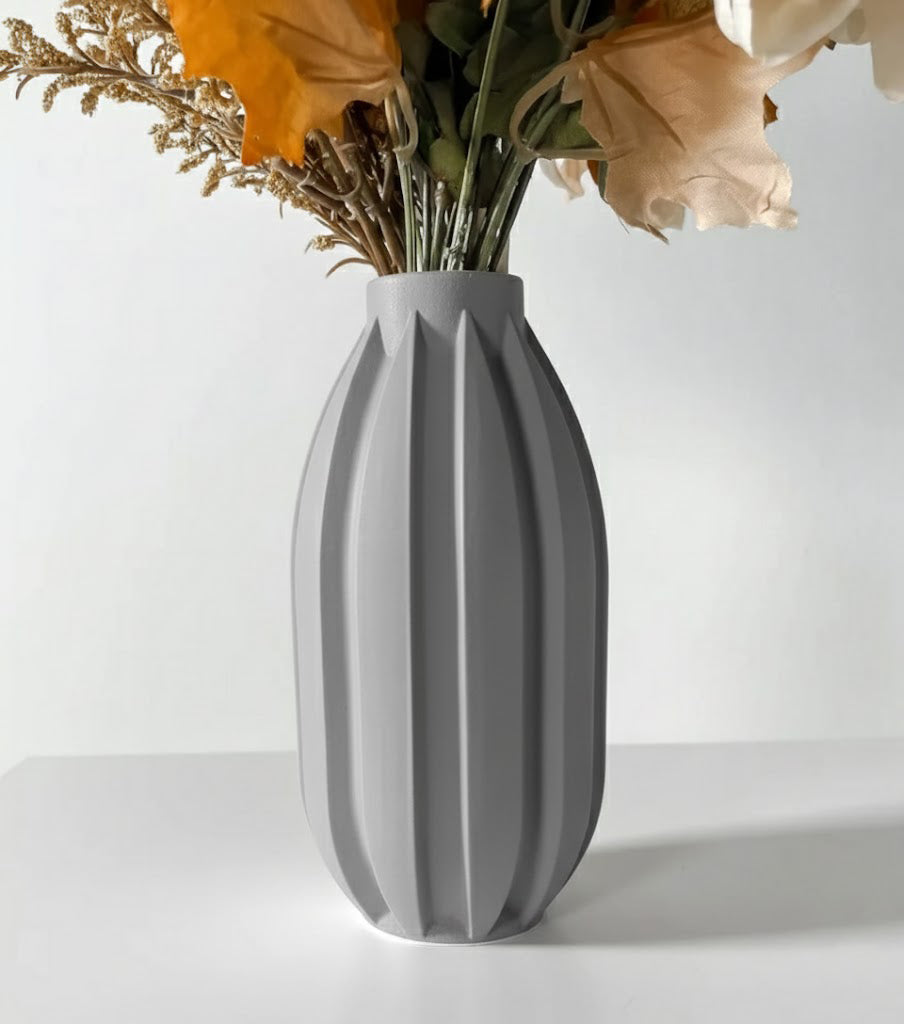 Vase „Akin“ – Geradlinig. Klar. Ausdrucksstark.