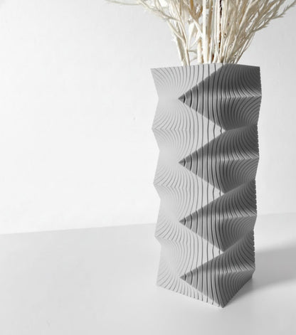 Vase „Anio-Vase“ – Ein Spiel aus Linien und Dynamik