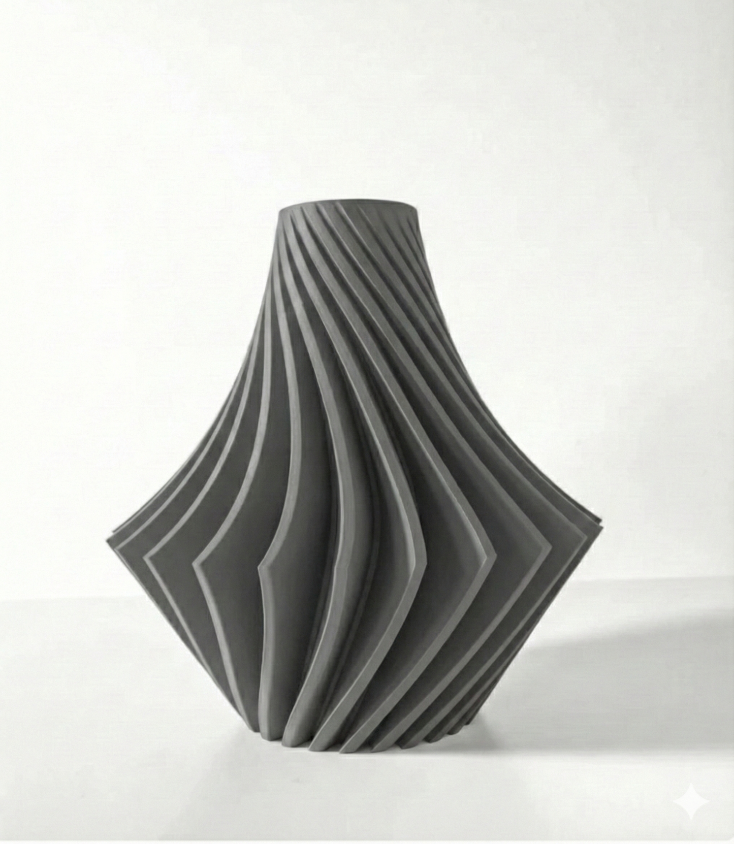 Vase „Vamio“ – Dynamik in Design gegossen