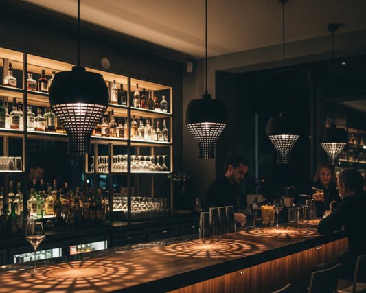 "Kata Pendelleuchte" – Modernes Design mit filigraner Gitterstruktur