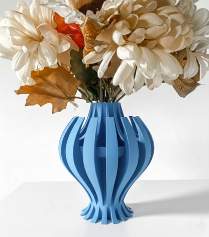 Vase „Nemesis“ – Organische Dynamik in skulpturaler Form