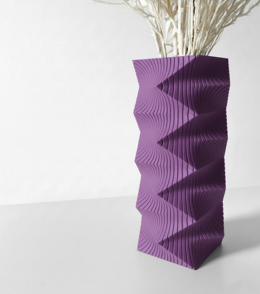 Vase „Anio-Vase“ – Ein Spiel aus Linien und Dynamik