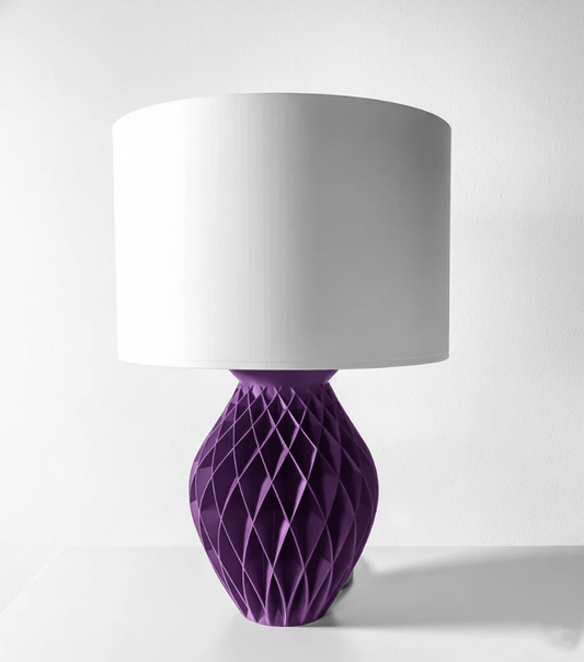 „Konio Tischleuchte – elegante 3D-Struktur für stilvolle Räume“