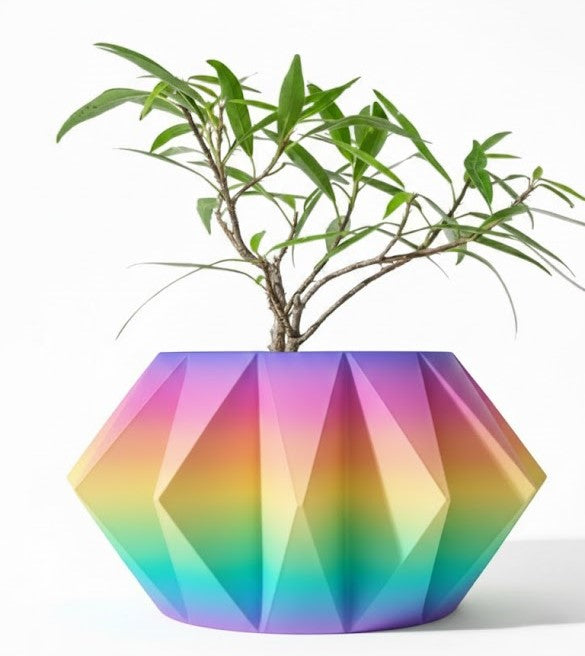 Der Koni – Geometrischer 3D-Pflanztopf mit markanter Facettenstruktur