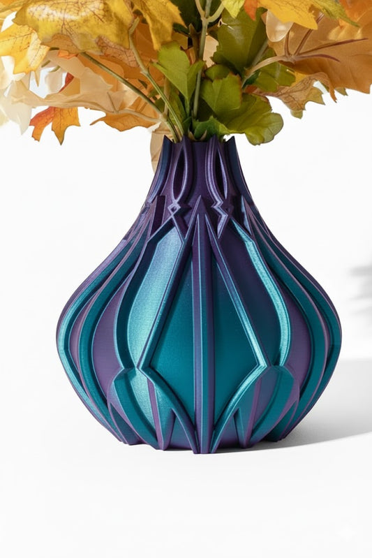 Vase „Arvin-Vase“ – Kunstvolle Dynamik in Form