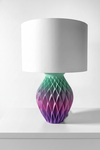 „Konio Tischleuchte – elegante 3D-Struktur für stilvolle Räume“