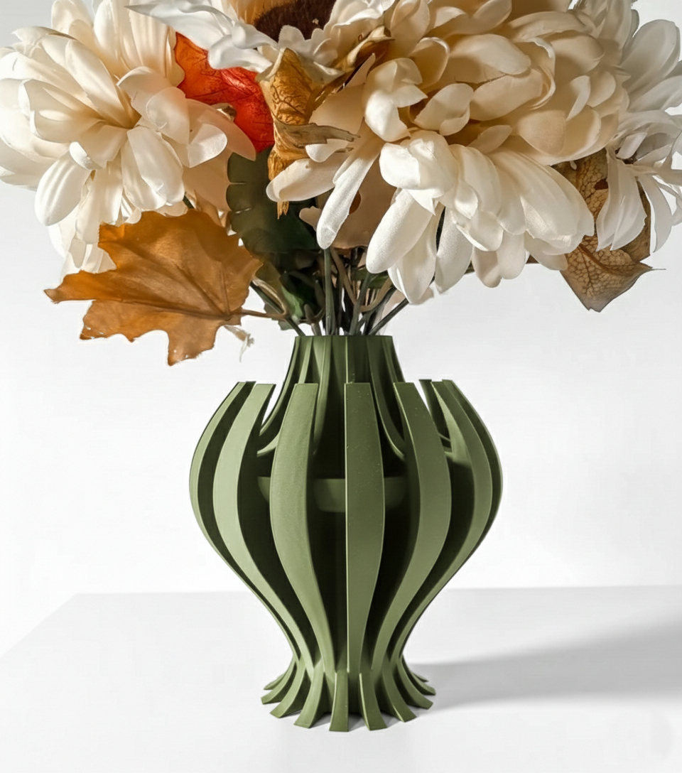 Vase „Nemesis“ – Organische Dynamik in skulpturaler Form