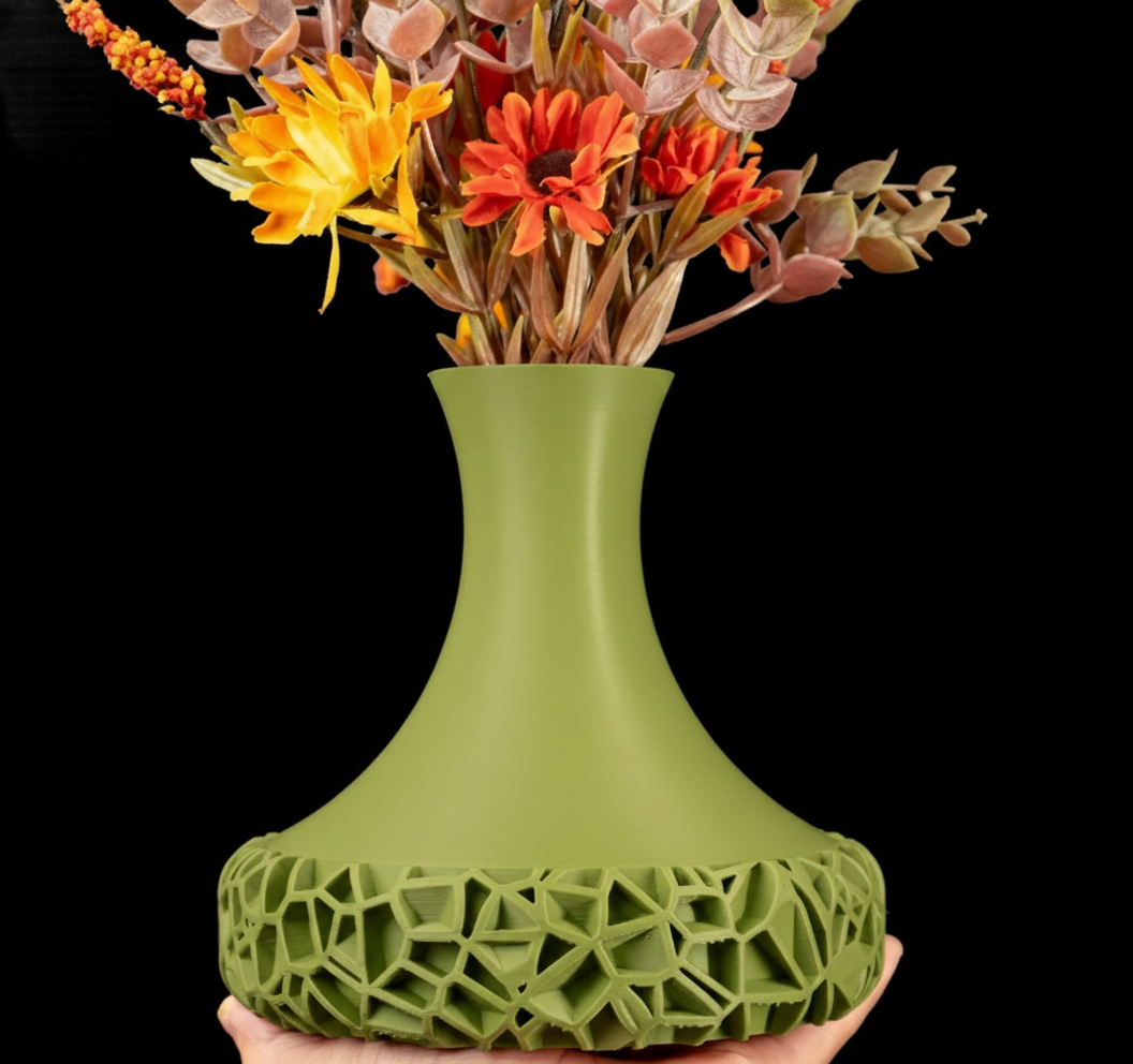 Vase "Vomo" – Modernes Design mit geometrischer Basisstruktur