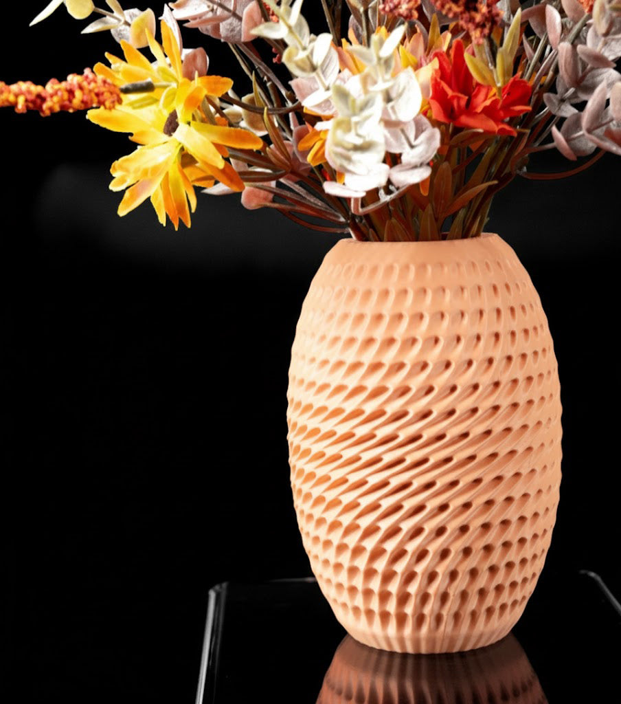 Vase „Burrow Flower Vase" – Dynamik in Struktur