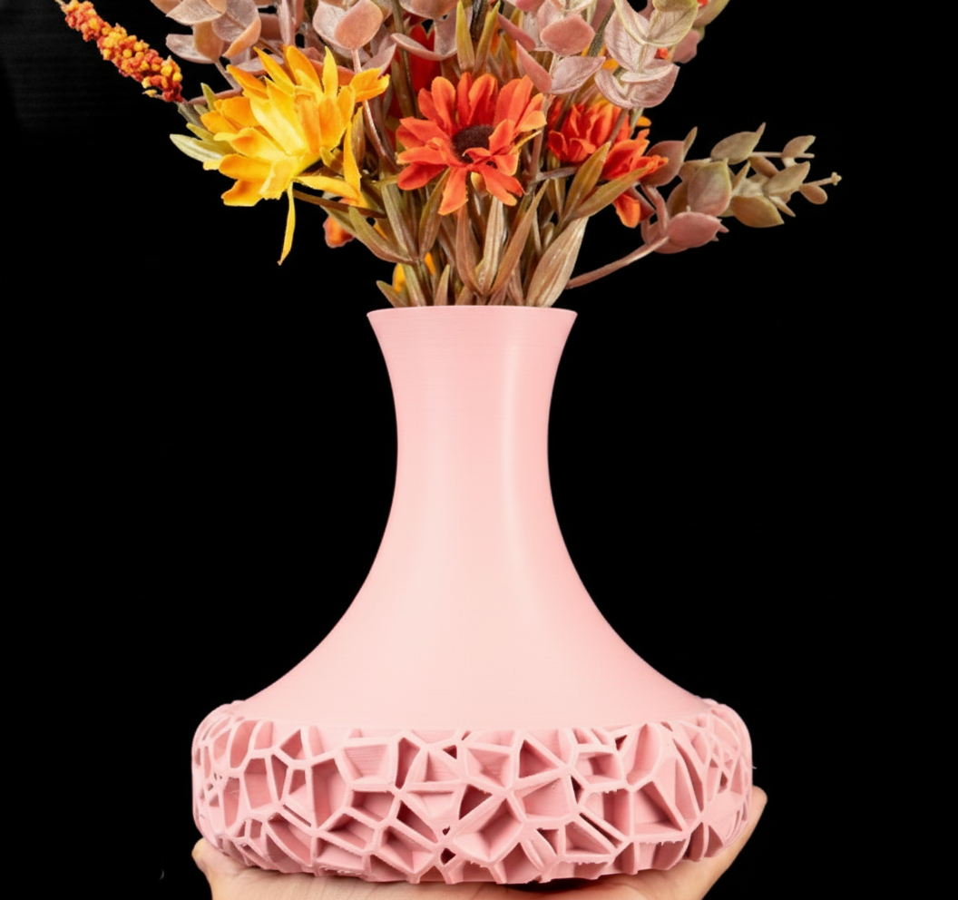 Vase "Vomo" – Modernes Design mit geometrischer Basisstruktur