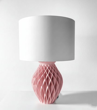 „Konio Tischleuchte – elegante 3D-Struktur für stilvolle Räume“