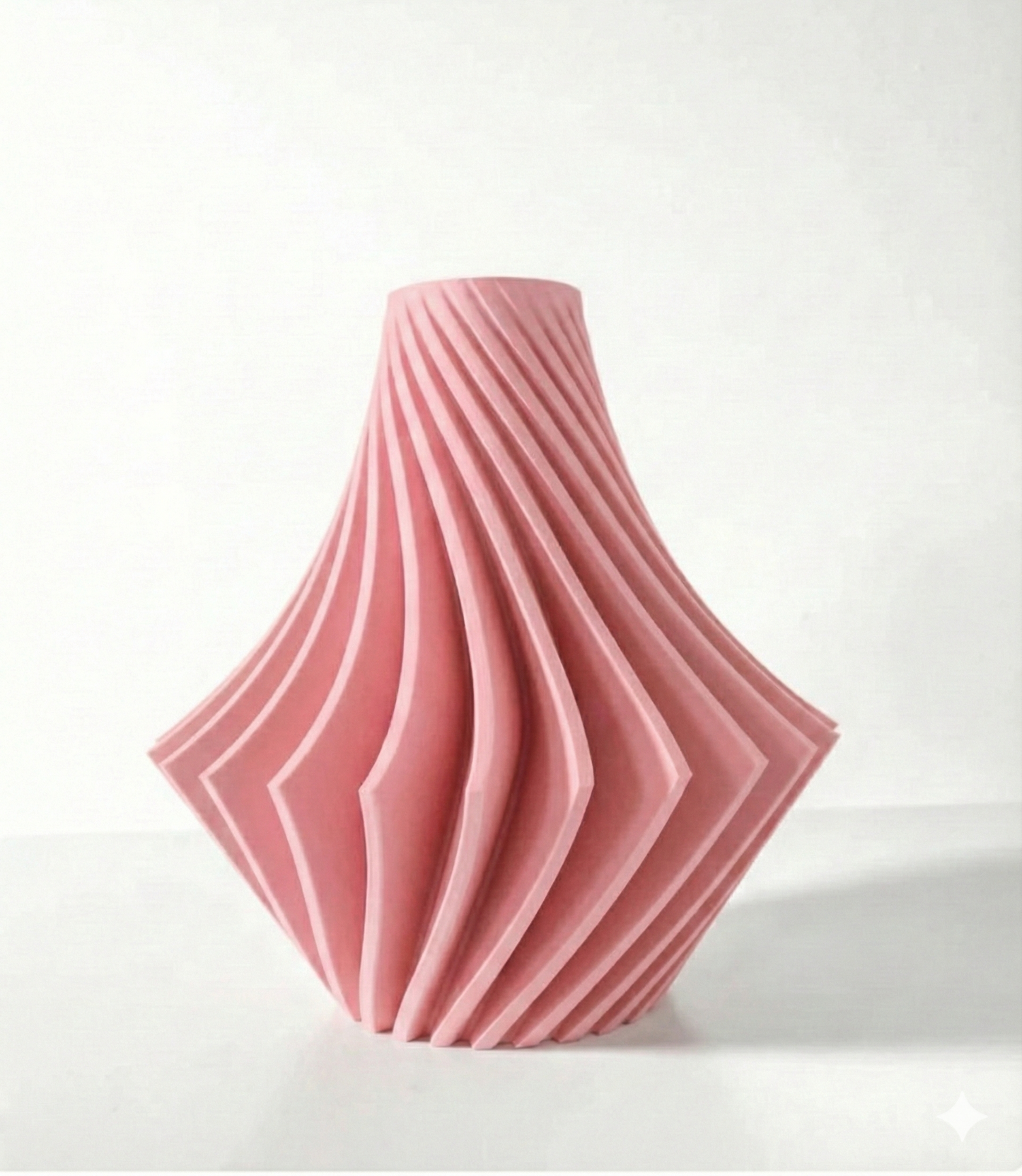 Vase „Vamio“ – Dynamik in Design gegossen
