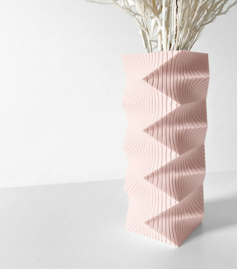 Vase „Anio-Vase“ – Ein Spiel aus Linien und Dynamik