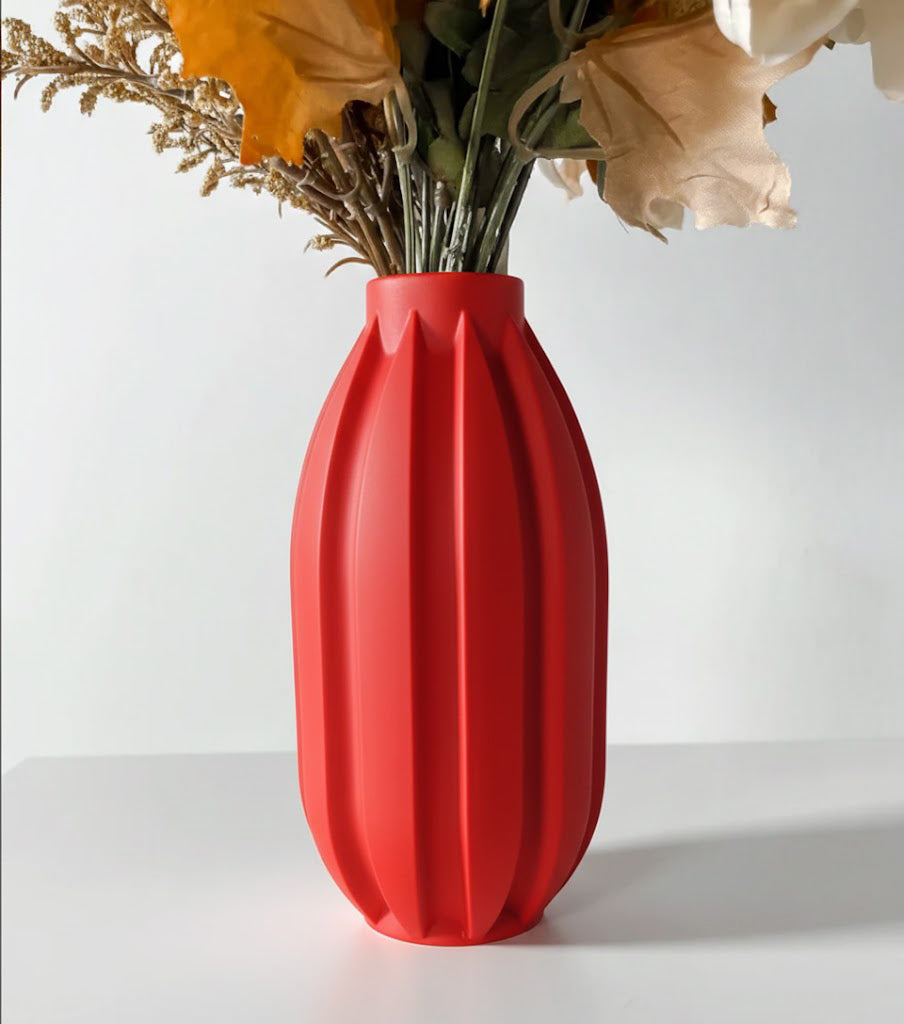 Vase „Akin“ – Geradlinig. Klar. Ausdrucksstark.
