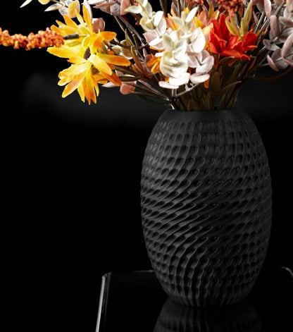 Vase „Burrow Flower Vase" – Dynamik in Struktur