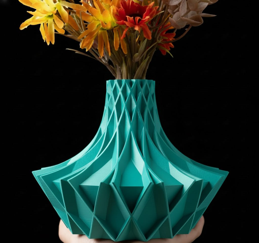 Vase „Arkan-Kurzvase“ – Facettenreich und markant