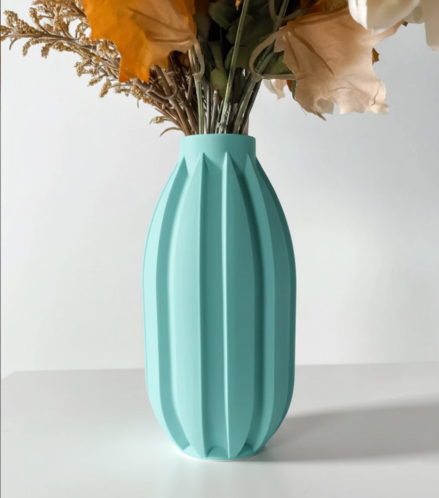 Vase „Akin“ – Geradlinig. Klar. Ausdrucksstark.