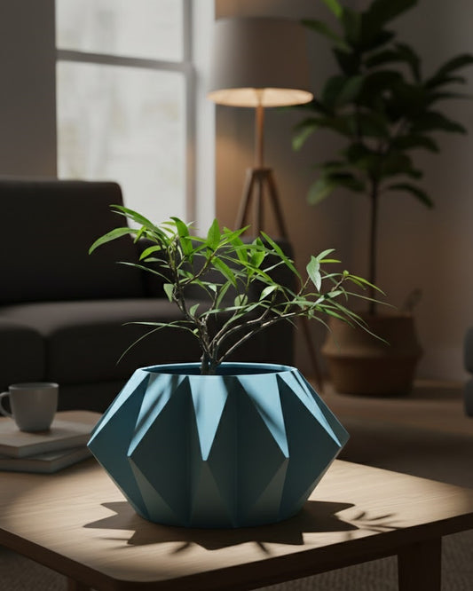 Der Koni – Geometrischer 3D-Pflanztopf mit markanter Facettenstruktur