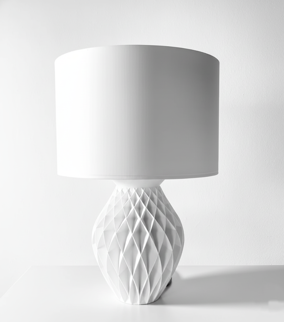 „Konio Tischleuchte – elegante 3D-Struktur für stilvolle Räume“