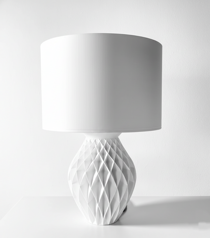 „Konio Tischleuchte – elegante 3D-Struktur für stilvolle Räume“