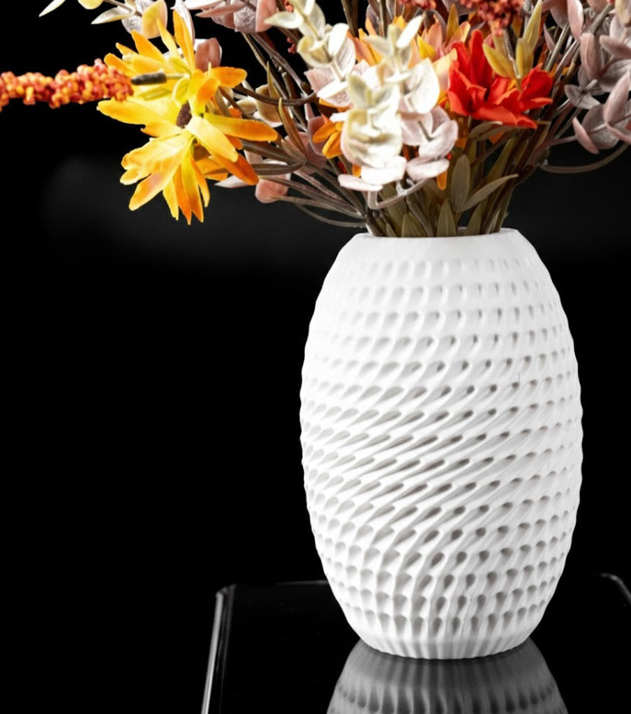 Vase „Burrow Flower Vase" – Dynamik in Struktur