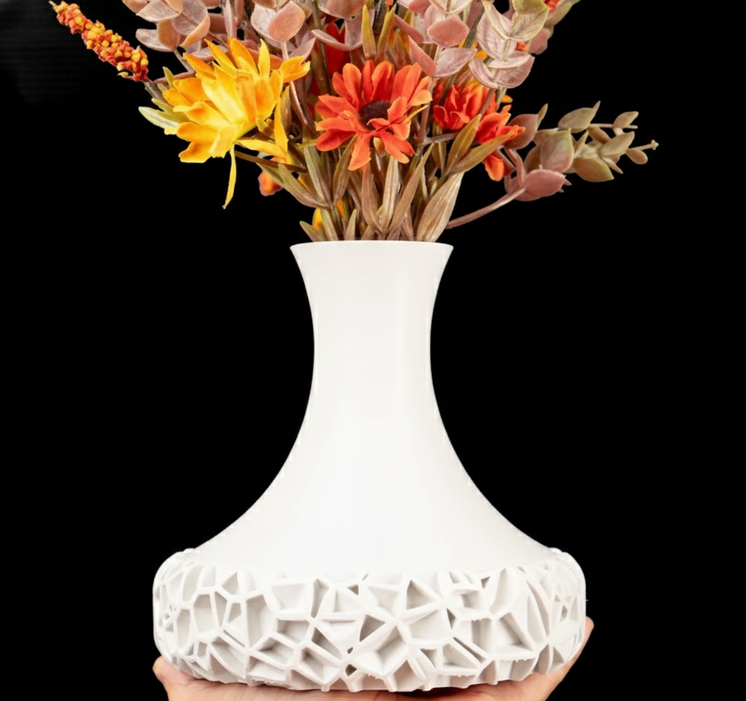 Vase "Vomo" – Modernes Design mit geometrischer Basisstruktur