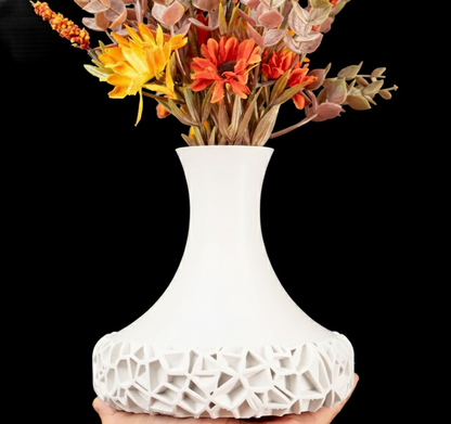 Vase "Vomo" – Modernes Design mit geometrischer Basisstruktur